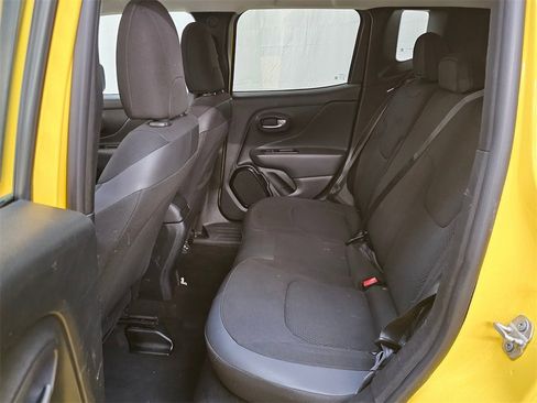 Used 2018 Jeep Renegade Altitude image 16