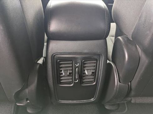 Used 2020 Dodge Durango SXT w/ 3rd Row Seating Group RWD image 16