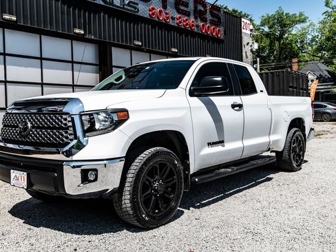 Used 2018 Toyota Tundra SR5 RWD image 5