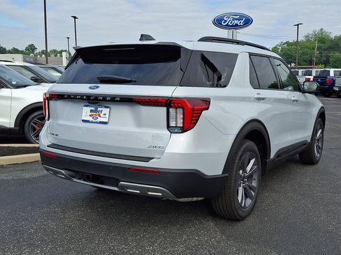 New 2026 Ford Explorer Active w/ Active Comfort Package AWD/4WD image 4