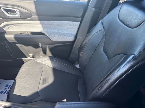 Used 2023 Jeep Compass Latitude w/ Sun and Sound Group image 24