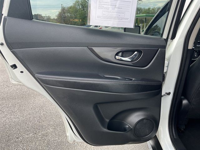 Used 2018 Nissan Rogue SV AWD/4WD image 27