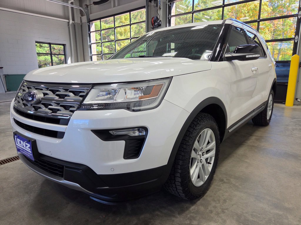 Used 2018 Ford Explorer XLT w/ XLT Technology Feature Bundle AWD/4WD image 4