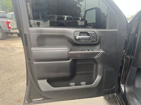 Used 2022 Chevrolet Silverado 2500 LTZ w/ LTZ Plus Package AWD/4WD image 18