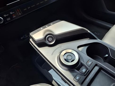 New 2025 Kia EV6 Light image 10