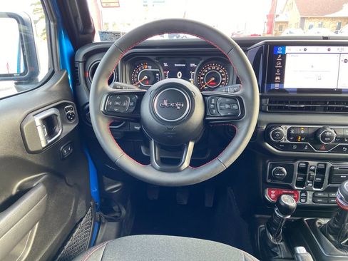 Used 2024 Jeep Gladiator Rubicon w/ Safety Group image 19