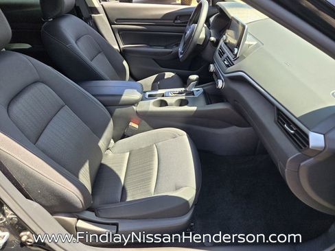 Used 2025 Nissan Altima 2.5 S FWD image 15