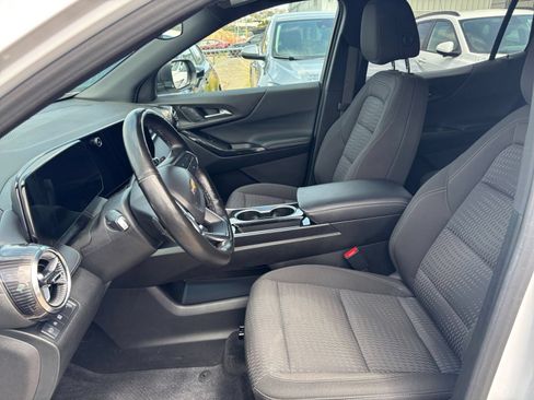 Used 2025 Chevrolet Equinox LT FWD image 22