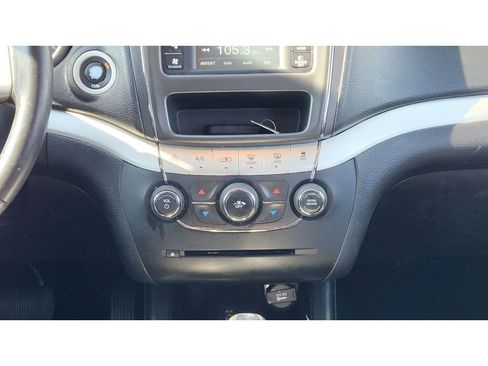 Used 2020 Dodge Journey SE w/ SE Popular Equipment Group image 23