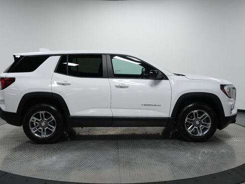 Used 2025 GMC Terrain Elevation image 8