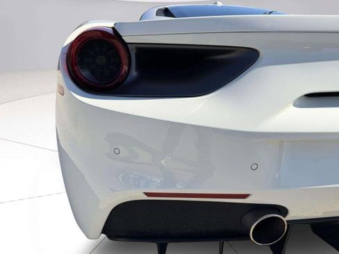 Used 2018 Ferrari 488 GTB image 16