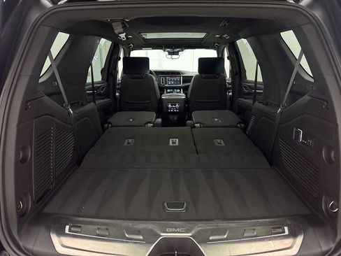 Used 2023 GMC Yukon Denali w/ Advanced Technology Package image 22