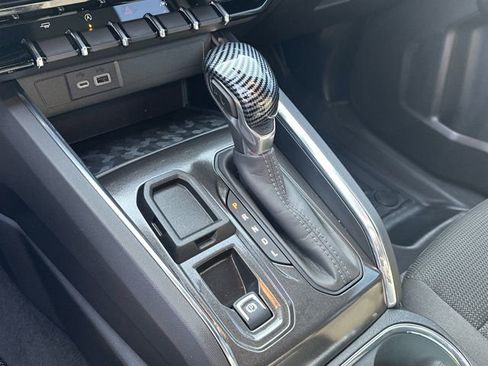 Used 2025 GMC Canyon Elevation w/ Convenience Package image 32