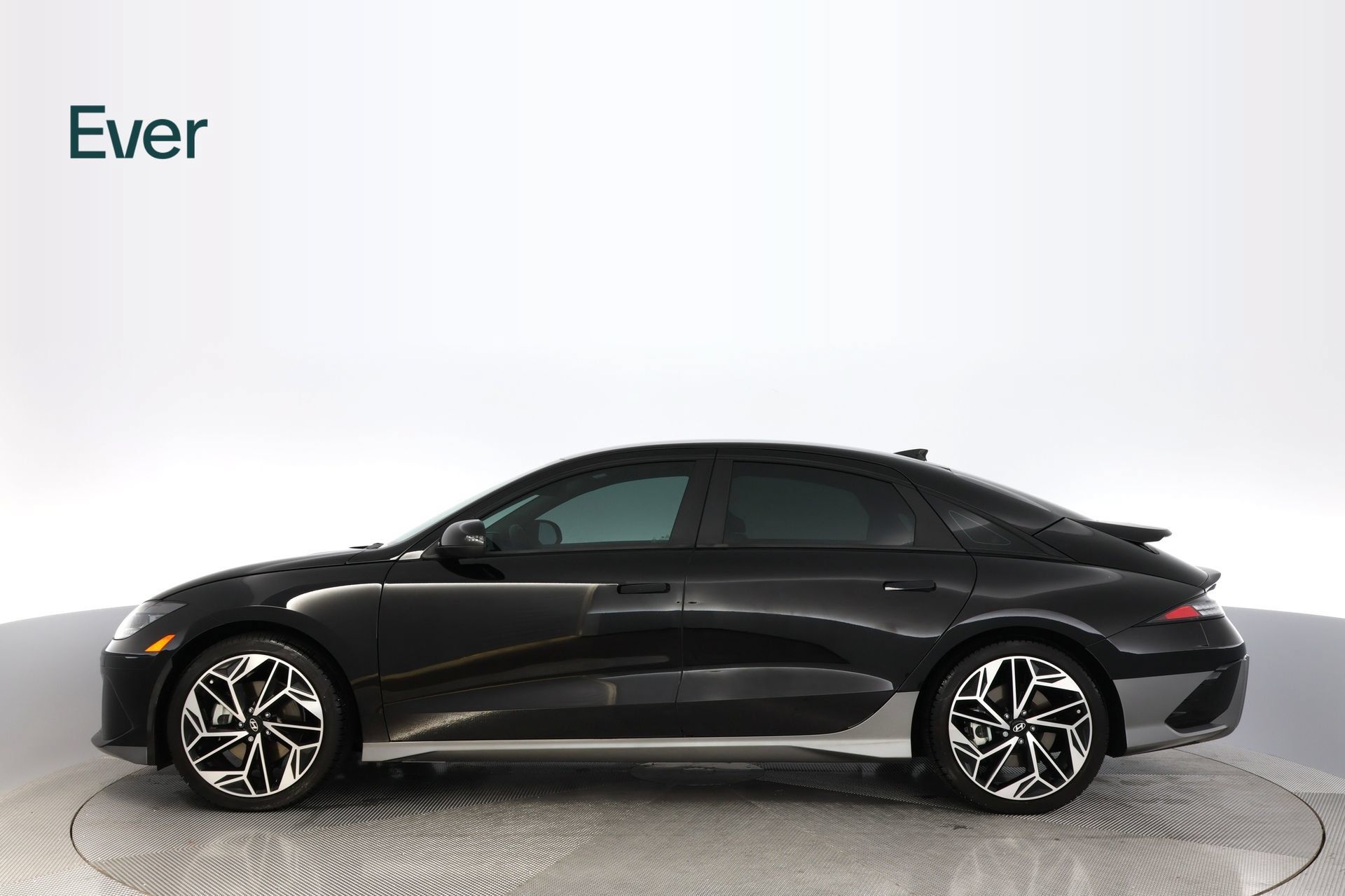 Used 2025 Hyundai Ioniq 6 SEL RWD image 15