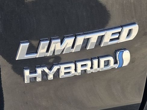 Used 2019 Toyota RAV4 Limited w/ Limited Grade Weather Package AWD/4WD image 11