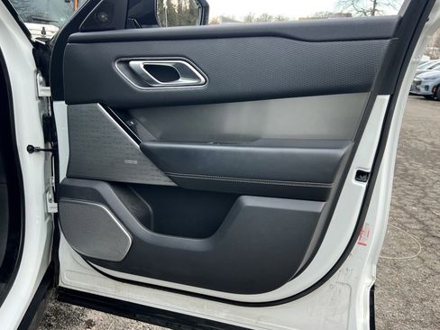 Used 2018 Land Rover Range Rover Velar S image 11