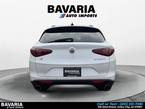Used 2018 Alfa Romeo Stelvio Ti Sport image 4