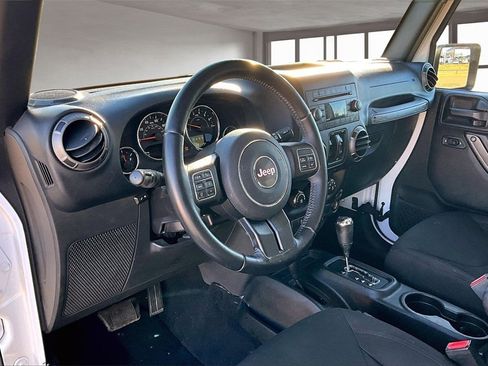 Used 2018 Jeep Wrangler Unlimited Sport S image 13