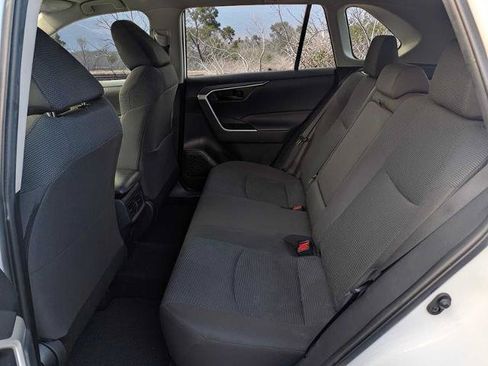 Used 2022 Toyota RAV4 LE w/ Carpet Mat Package (TMS) AWD/4WD image 15