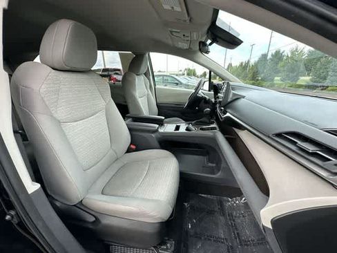 Used 2023 Toyota Sienna LE AWD/4WD image 22