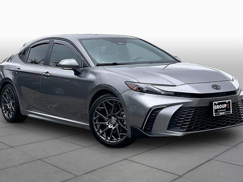 Used 2025 Toyota Camry SE w/ Multimedia Upgrade Package FWD image 3