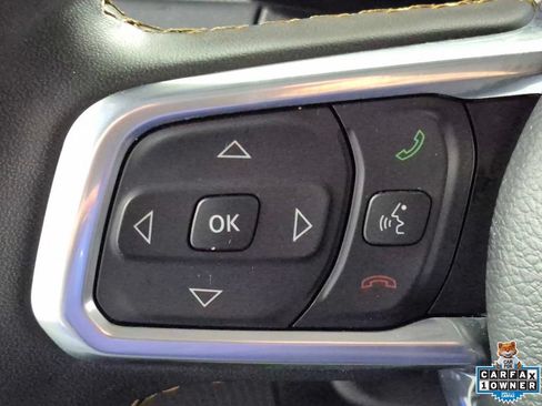 Used 2025 Jeep Wrangler Unlimited Sahara AWD/4WD image 12