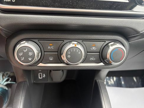 Used 2025 Nissan Versa S w/ Trunk Package FWD image 20