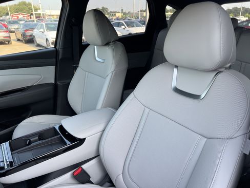 New 2025 Hyundai Tucson Limited image 5