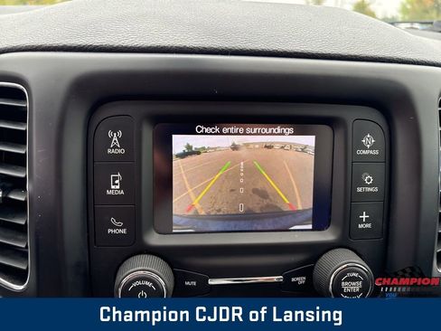 Used 2018 Jeep Compass Latitude w/ Cold Weather Group image 28