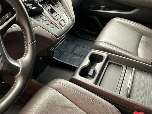 Used 2018 Honda Odyssey EX-L image 18