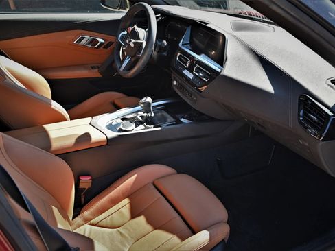 Used 2025 BMW Z4 M40i w/ Edition image 19