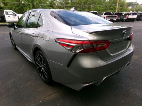 Used 2019 Toyota Camry SE FWD image 7