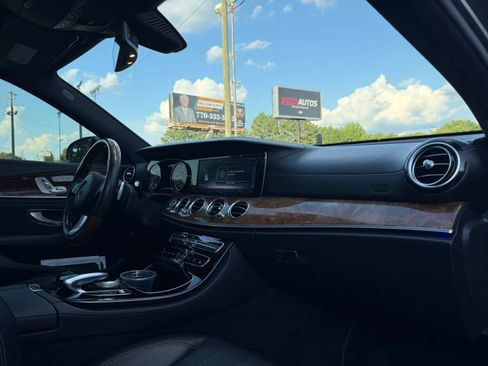 Used 2017 Mercedes-Benz E 300 image 22