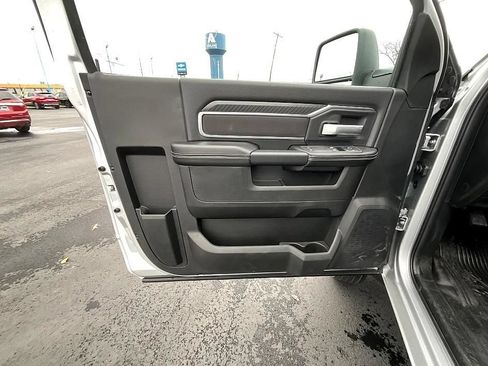 New 2026 RAM 5500 4x4 Regular Cab image 11