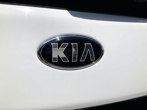 Used 2017 Kia Soul FWD image 30