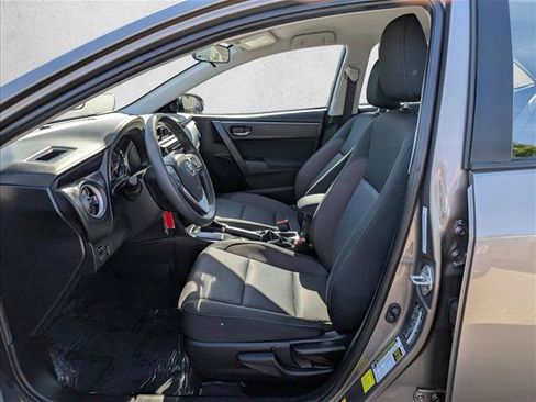 Used 2018 Toyota Corolla LE FWD image 13