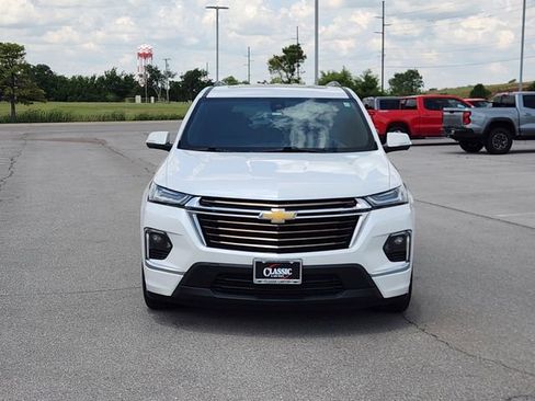 Used 2023 Chevrolet Traverse High Country AWD/4WD image 2
