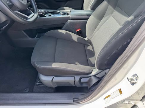 Used 2024 Nissan Rogue S AWD/4WD image 6