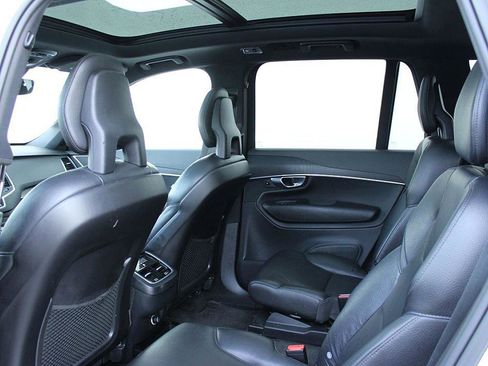 Used 2020 Volvo XC90 T6 Momentum image 15