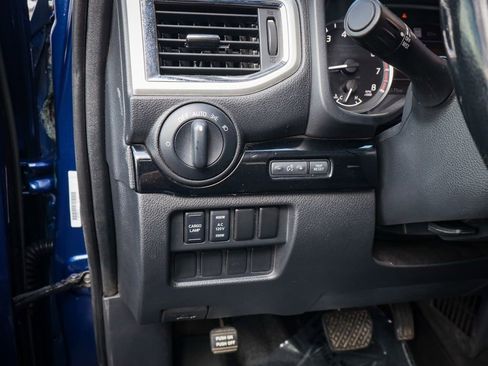 Used 2021 Nissan Titan SV w/ SV Convenience Package AWD/4WD image 21