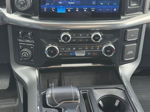 Used 2022 Ford F150 Lariat w/ Equipment Group 502A High AWD/4WD image 16