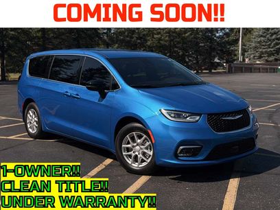 Used 2026 Chrysler Pacifica Select