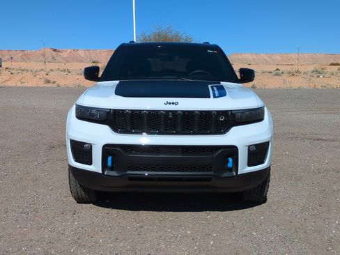 Used 2023 Jeep Grand Cherokee Trailhawk w/ Advanced Protech Group II image 9
