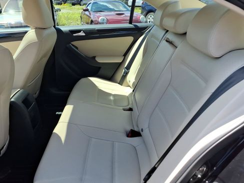 Used 2017 Volkswagen Jetta SEL FWD image 7