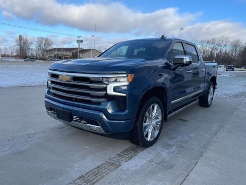 Used 2024 Chevrolet Silverado 1500 High Country image 2