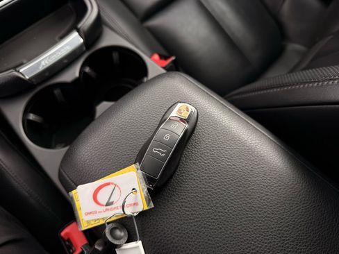 Used 2022 Porsche Macan image 53