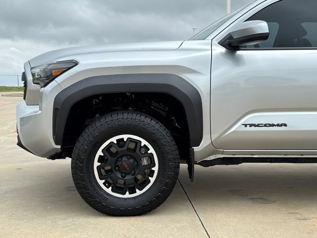 Used 2024 Toyota Tacoma TRD Off-Road AWD/4WD image 5