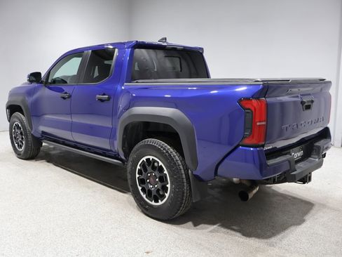 Used 2024 Toyota Tacoma TRD Off-Road image 5