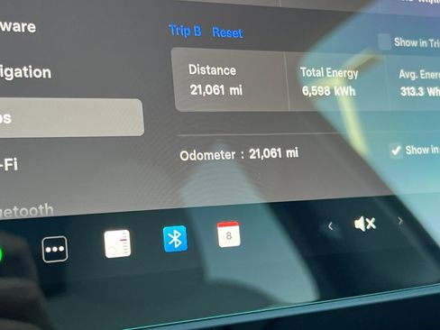 Used 2023 Tesla Model Y Performance AWD/4WD image 33
