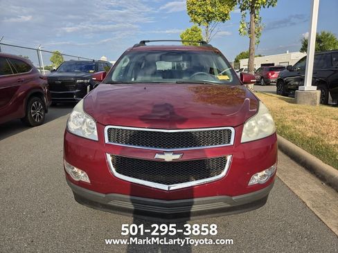 Used 2011 Chevrolet Traverse LT w/ LPO, 'HIT The Road' Package FWD image 2